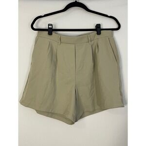 32 Degrees Cool Women's green Khaki Pleated Relaxed Fit Shorts Size Medium